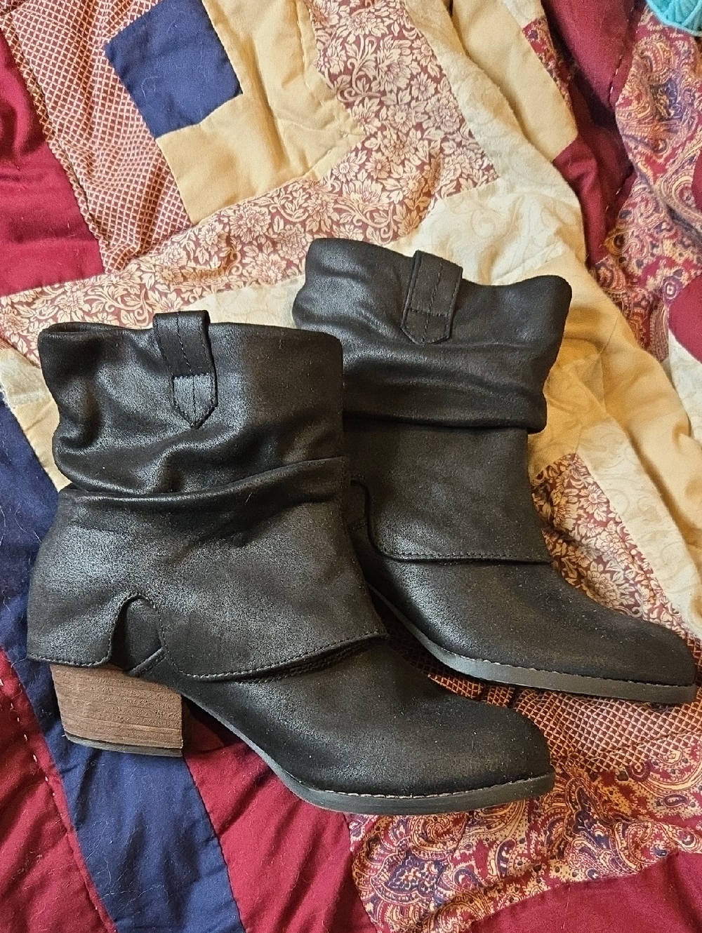 Bella Vita Size 8 1/2w Women's Black Faux-Suede Ankle Booties with Block Heel